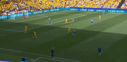 斯坦乔是大腿！他曾在武汉三镇的53场比赛中打进11球和26次助攻 您如何评价这波世界波？