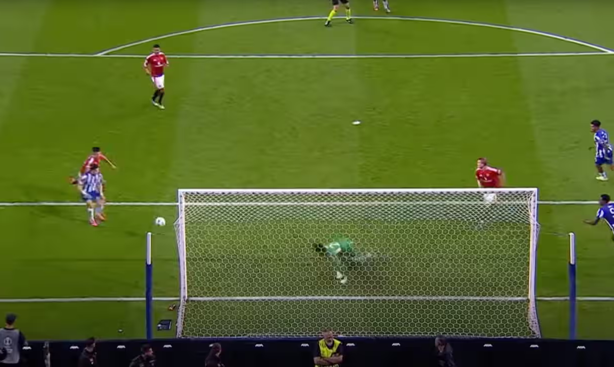 九宫格都不够了!卫报解读:曼联9场丢12球 低级失误众多