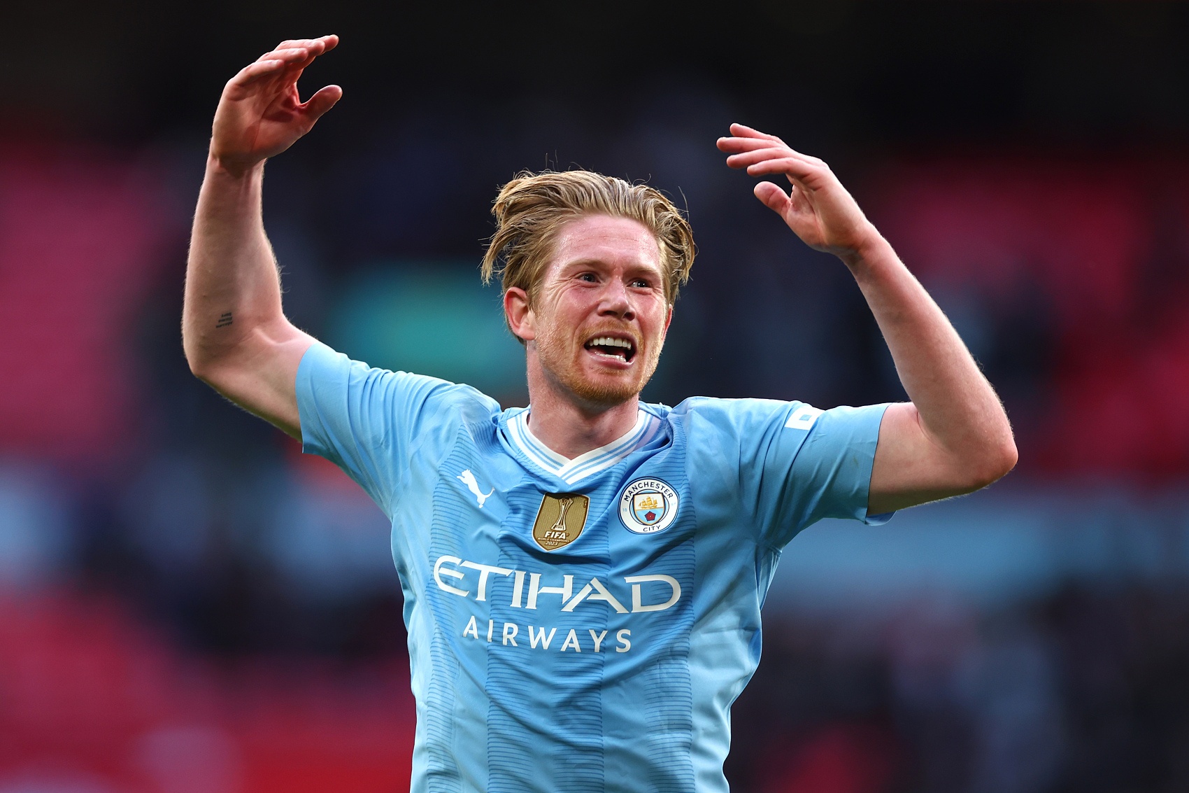 早报:曼联决定留任滕哈赫