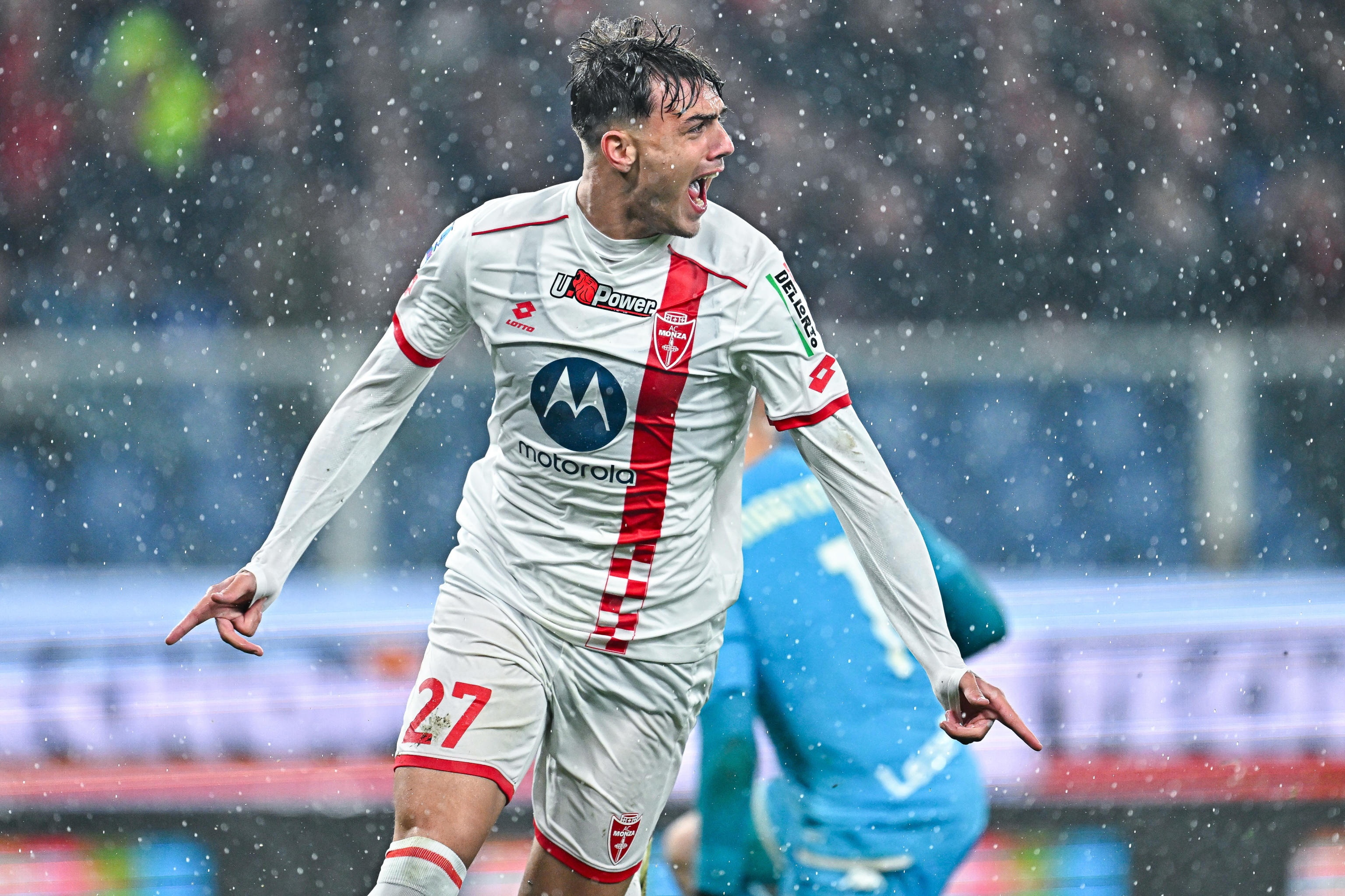 早报:曼联决定留任滕哈赫