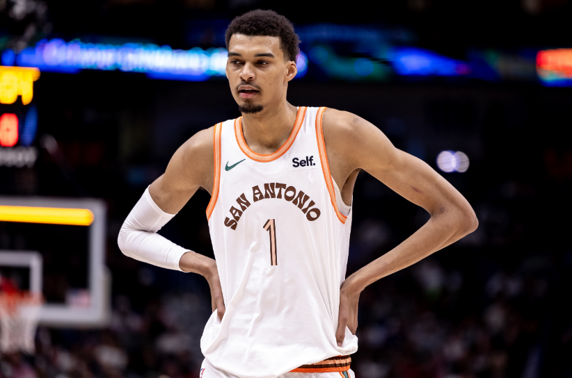 🏀马刺vs爵士前瞻:联盟得分能力最差两队的较量 瓦塞尔复出助阵马刺