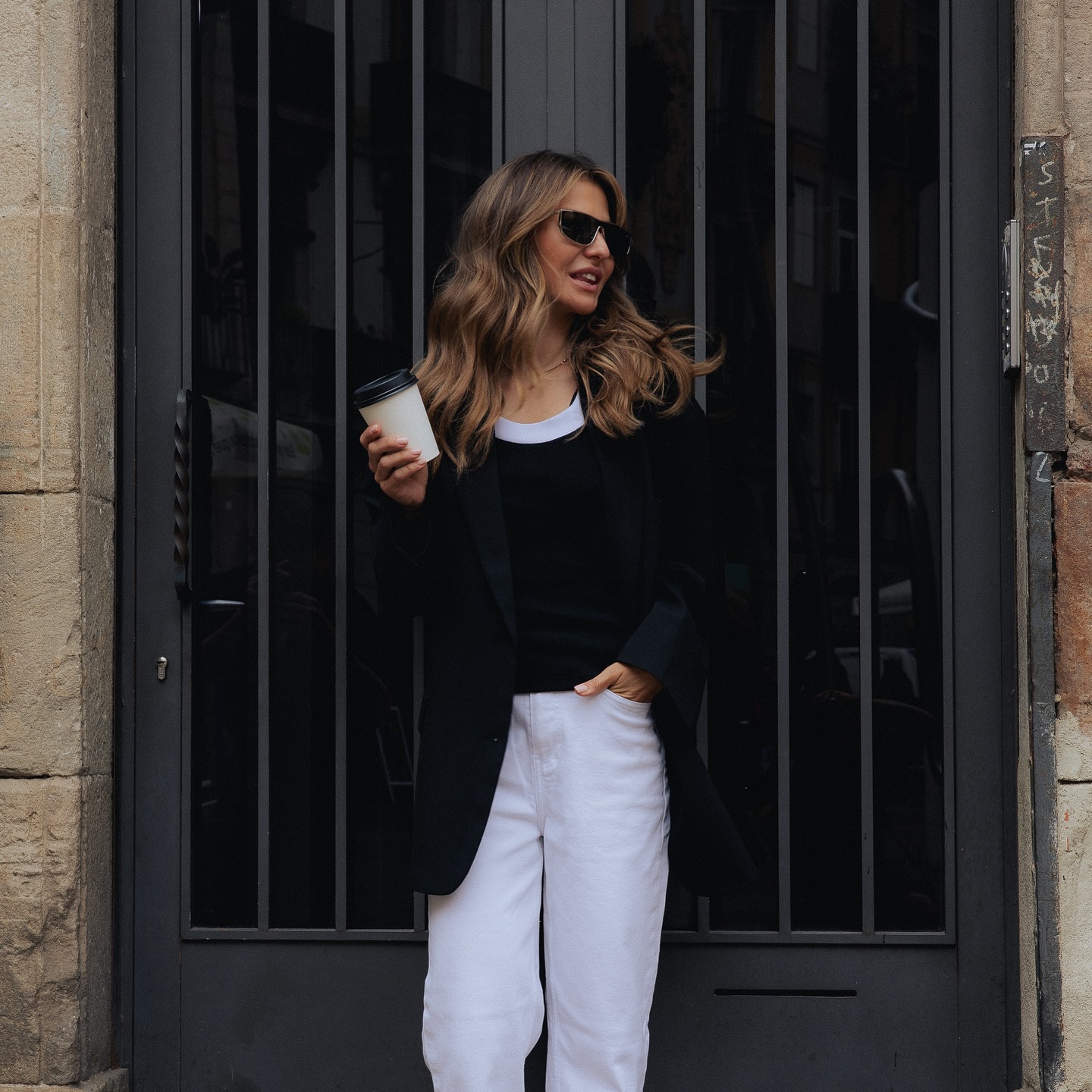 颜值PK!国家德比巴萨太太团:拉菲尼亚妻子、奥尔莫女友......