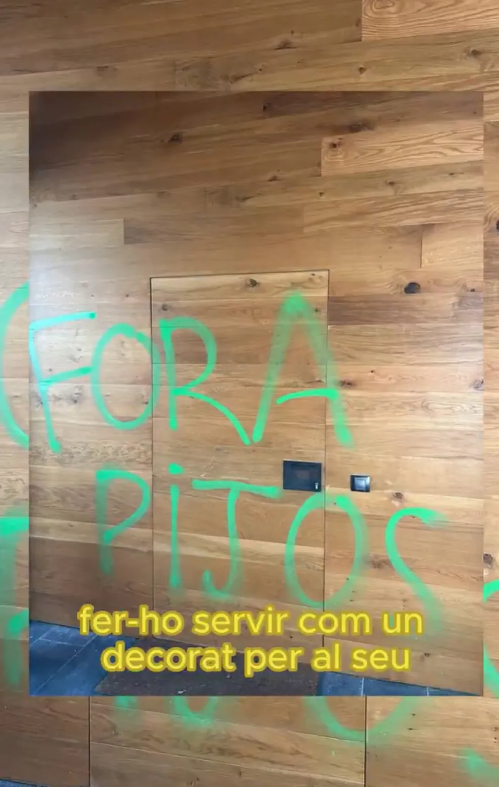 西媒:皮克的豪宅被闯入并留下“富人滚出去”的涂鸦